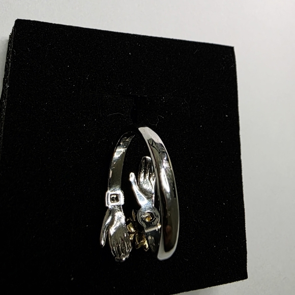 Elegant Silver and Gold Bee Brooch - Picture 5 of 6